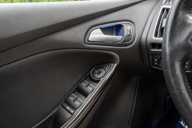 Used 2017 Ford Focus Titanium FWD image 15