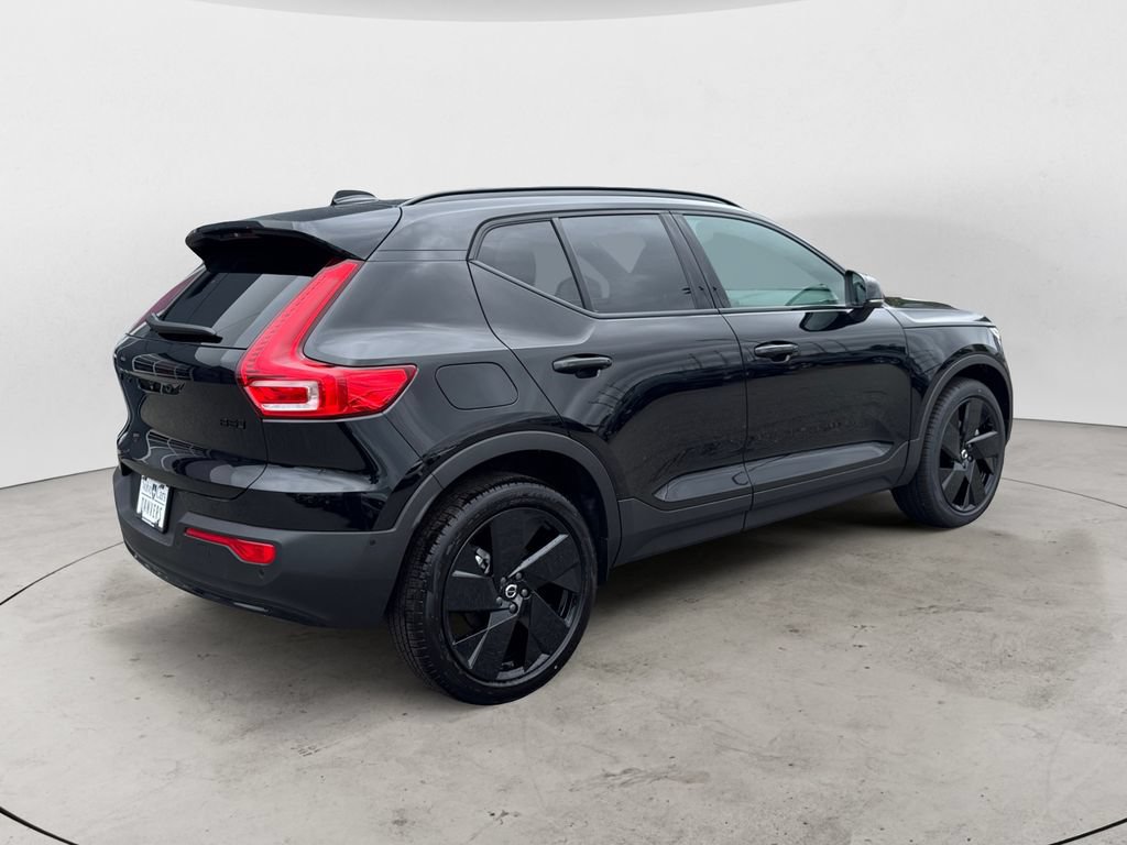 New 2026 Volvo XC40 B5 Ultra w/ Protection Package Premier AWD/4WD image 7