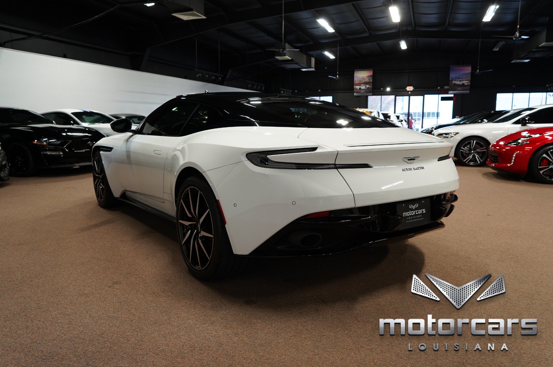 Used 2018 Aston Martin DB11 Coupe RWD image 5