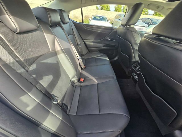Certified 2024 Lexus ES 350 w/ Accessory Package (Z2) FWD image 12