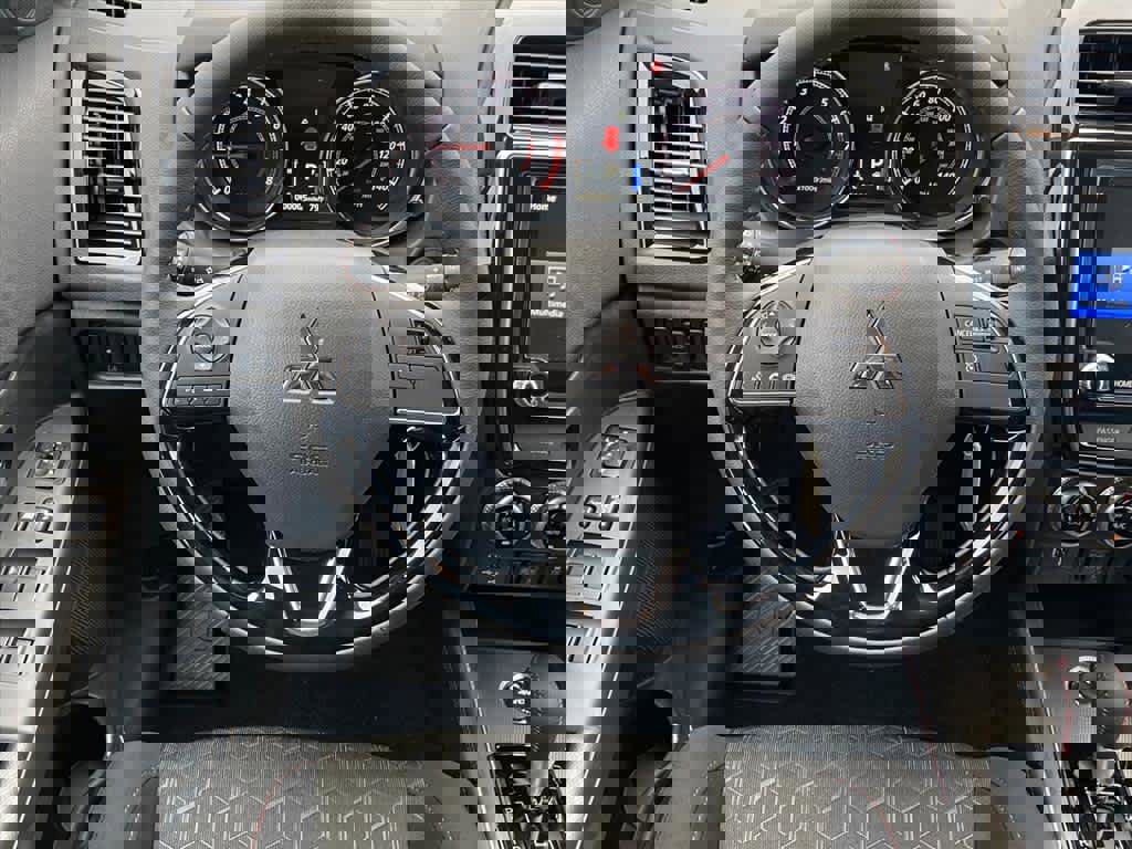 New 2025 Mitsubishi Outlander Sport LE image 5