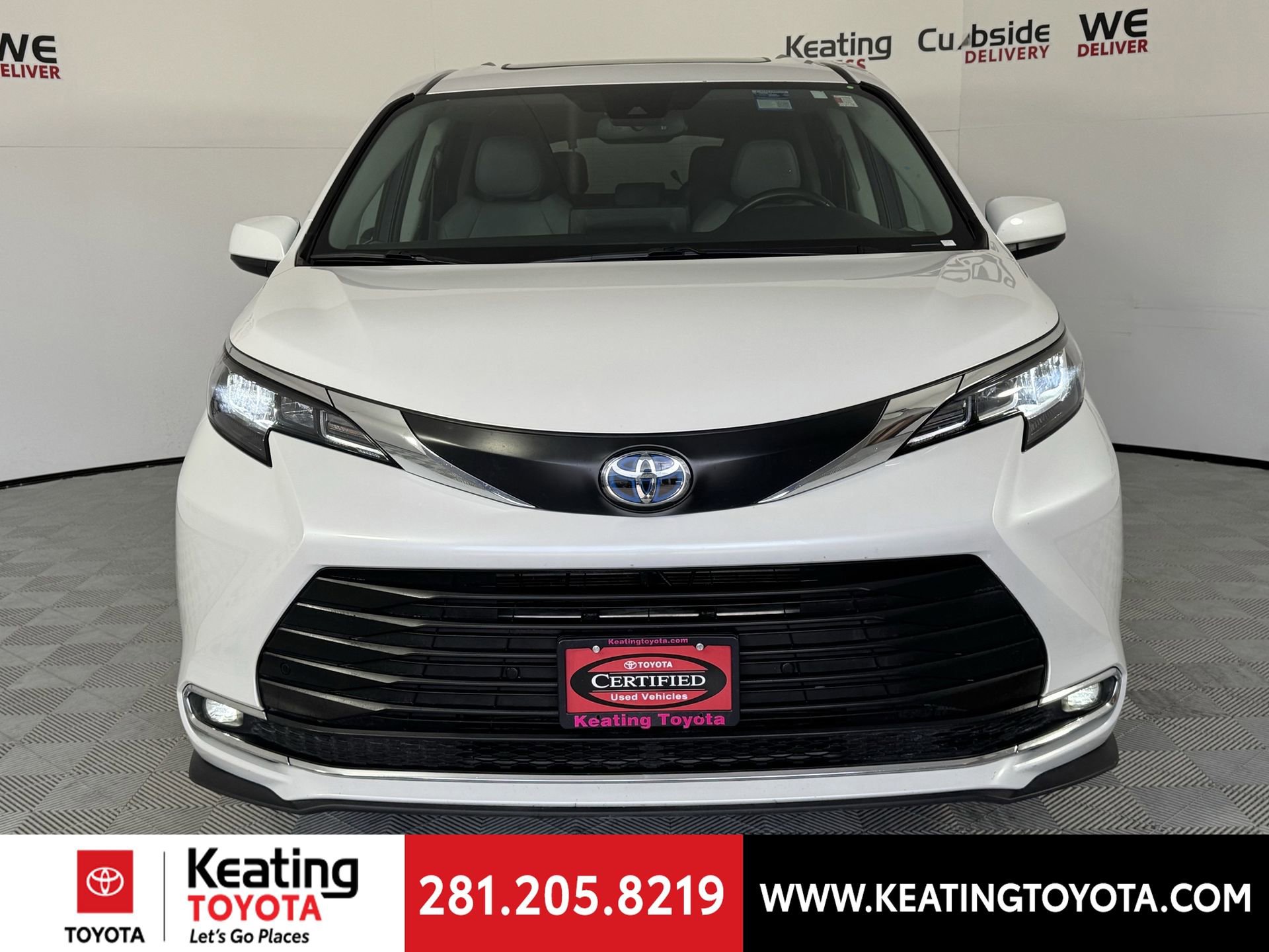 Certified 2024 Toyota Sienna XLE FWD image 11