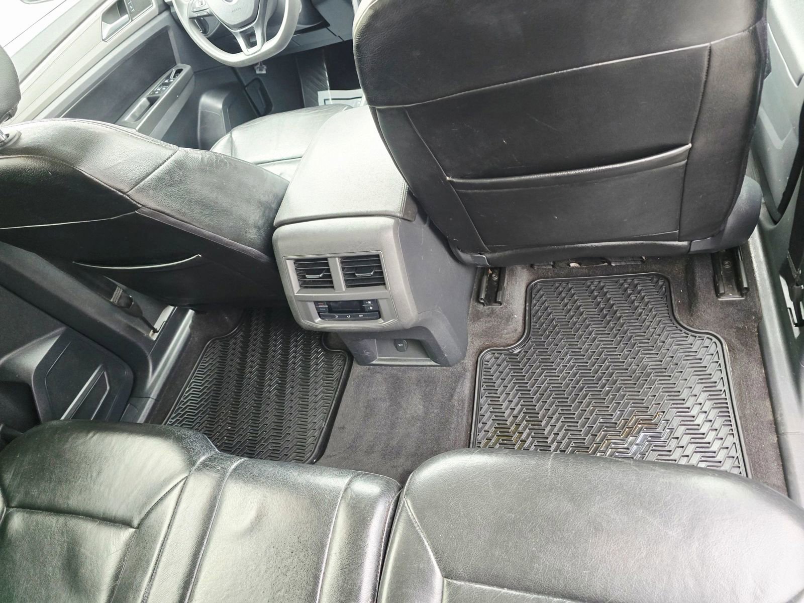 Used 2018 Volkswagen Atlas Launch Edition image 32