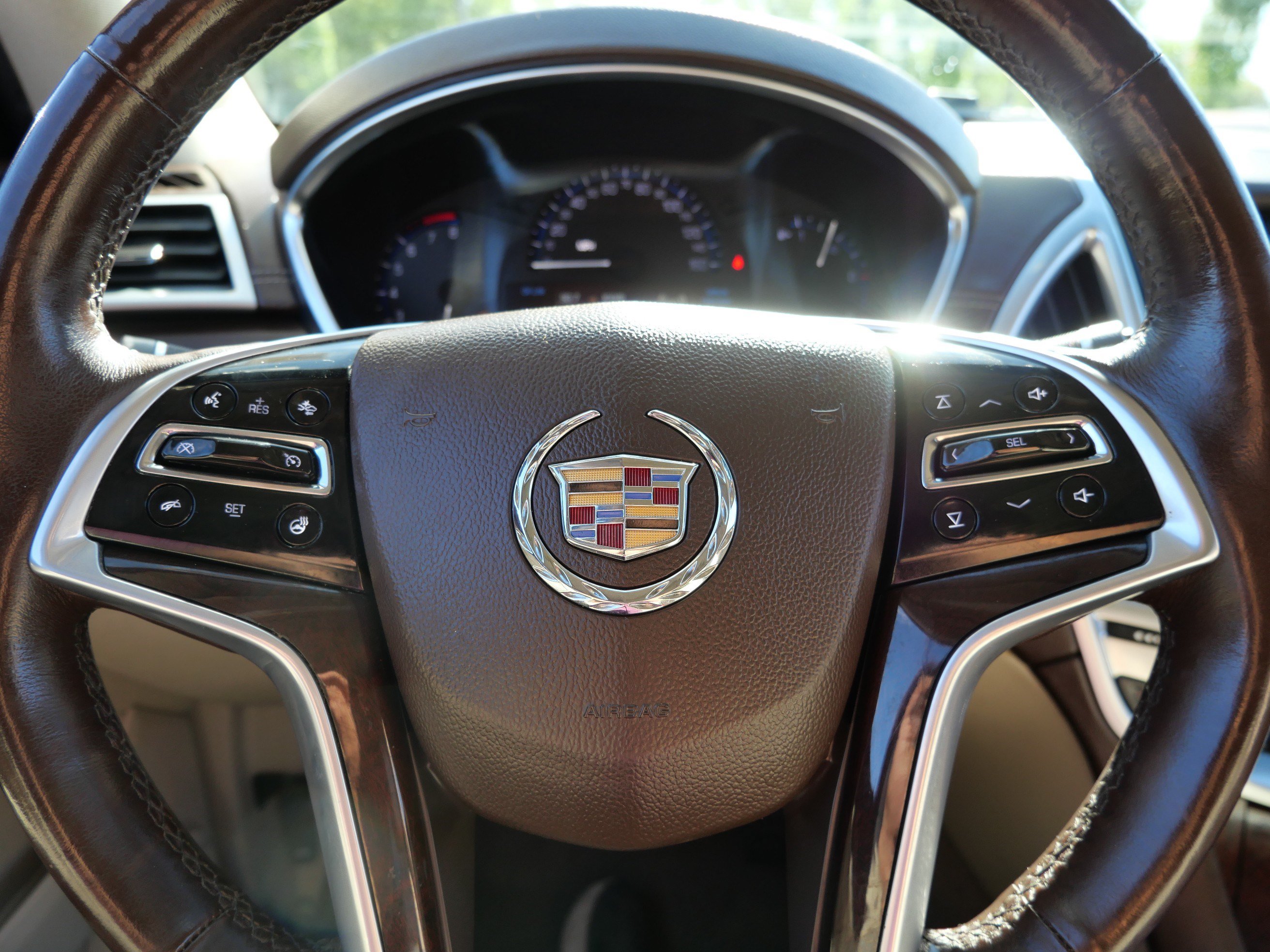 Used 2015 Cadillac SRX Luxury w/ Driver Awareness Package FWD image 25