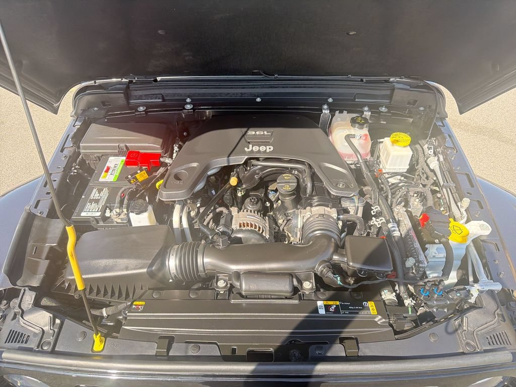 Used 2021 Jeep Gladiator Sport AWD/4WD image 17