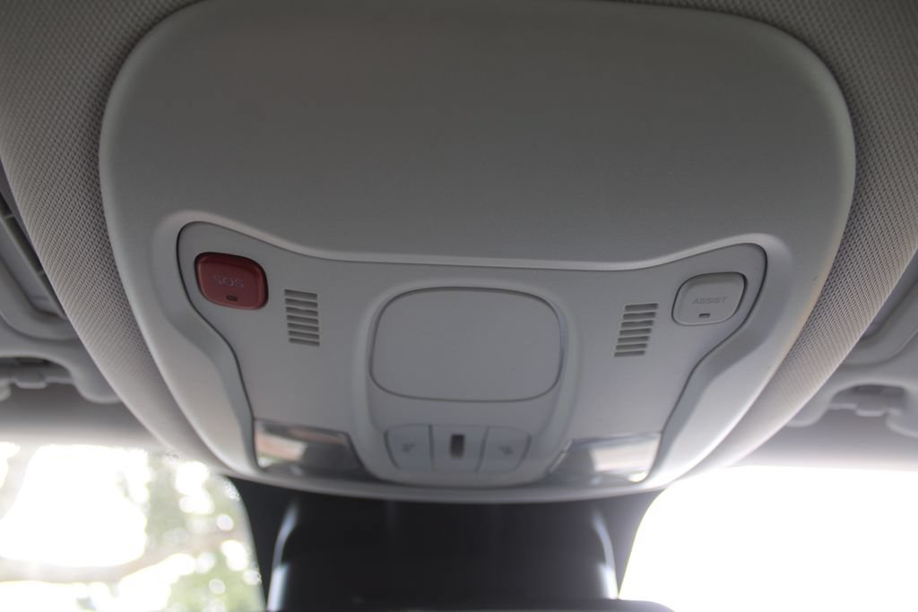 Used 2021 Jeep Renegade Latitude FWD image 50