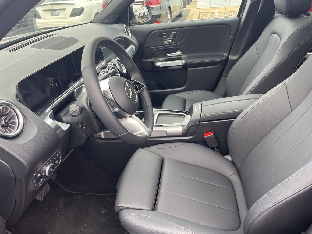 Used 2026 Mercedes-Benz GLB 250 4MATIC image 12