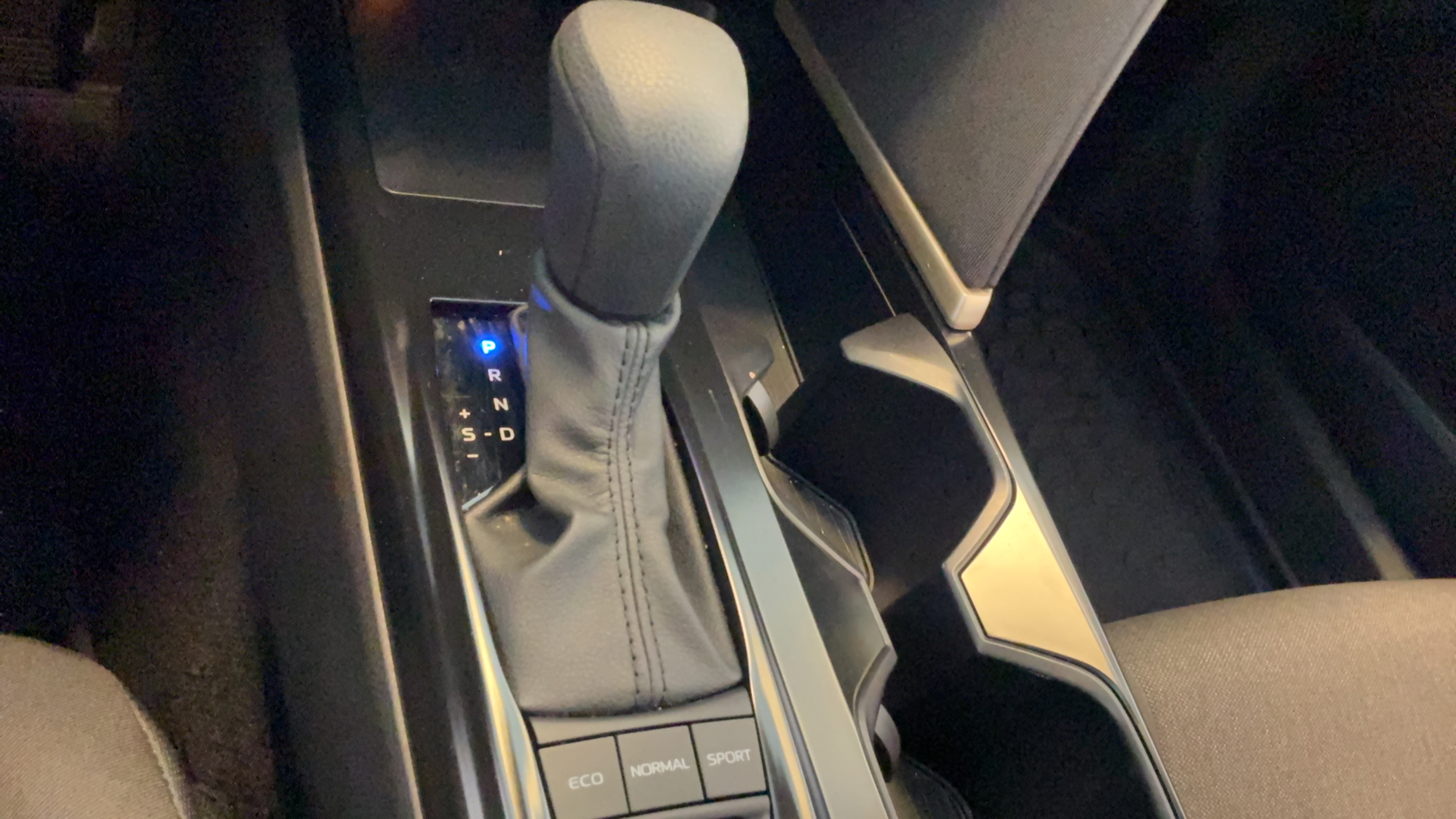 Certified 2025 Toyota Camry LE w/ Convenience Package FWD image 14