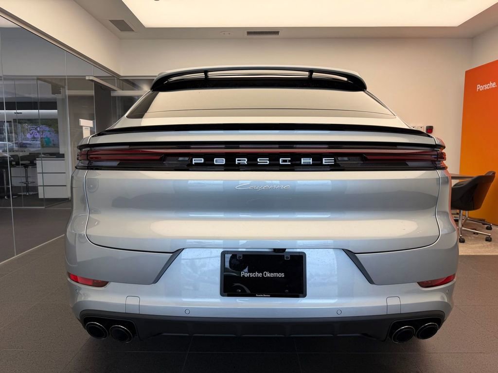 New 2026 Porsche Cayenne Coupe AWD/4WD image 8