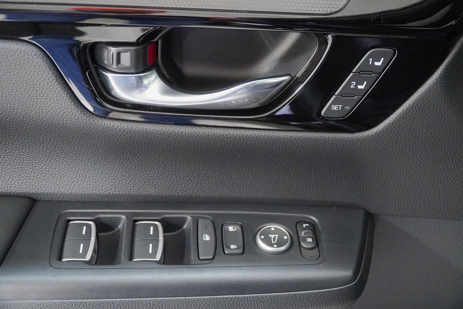 Certified 2025 Honda CR-V Sport Touring image 18