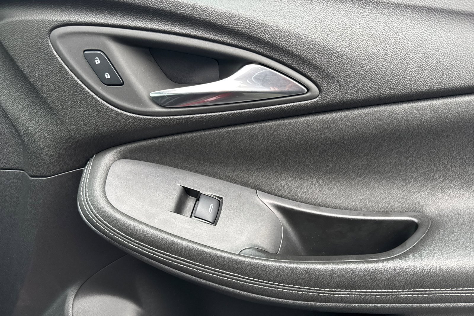 Used 2024 Buick Encore GX Sport Touring image 21