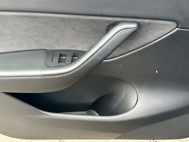 Used 2022 Tesla Model Y Performance image 7