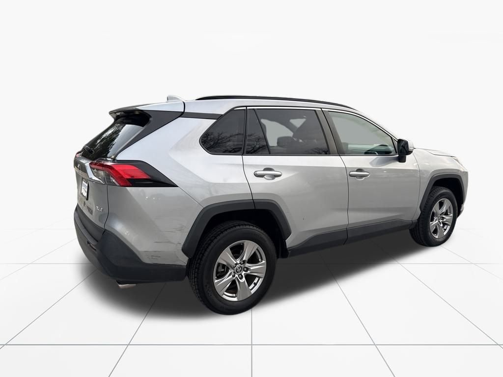 Used 2022 Toyota RAV4 XLE image 9