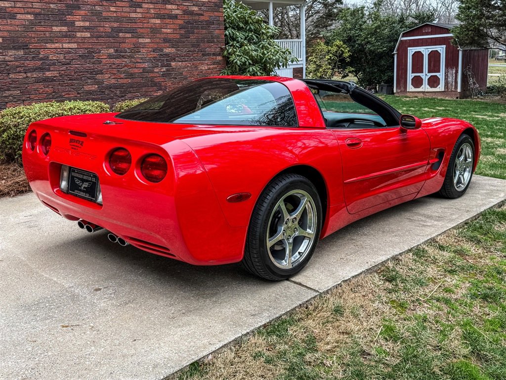 Used 2004 Chevrolet Corvette Coupe w/ Roof Package image 40