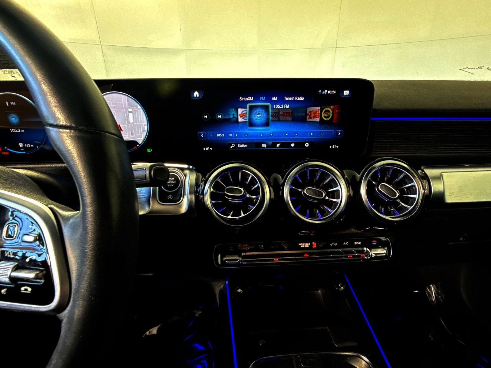 Used 2023 Mercedes-Benz GLB 250 4MATIC image 18