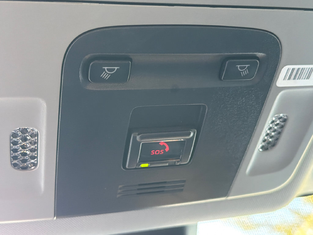 Used 2024 Toyota Camry SE w/ Convenience Package FWD image 31