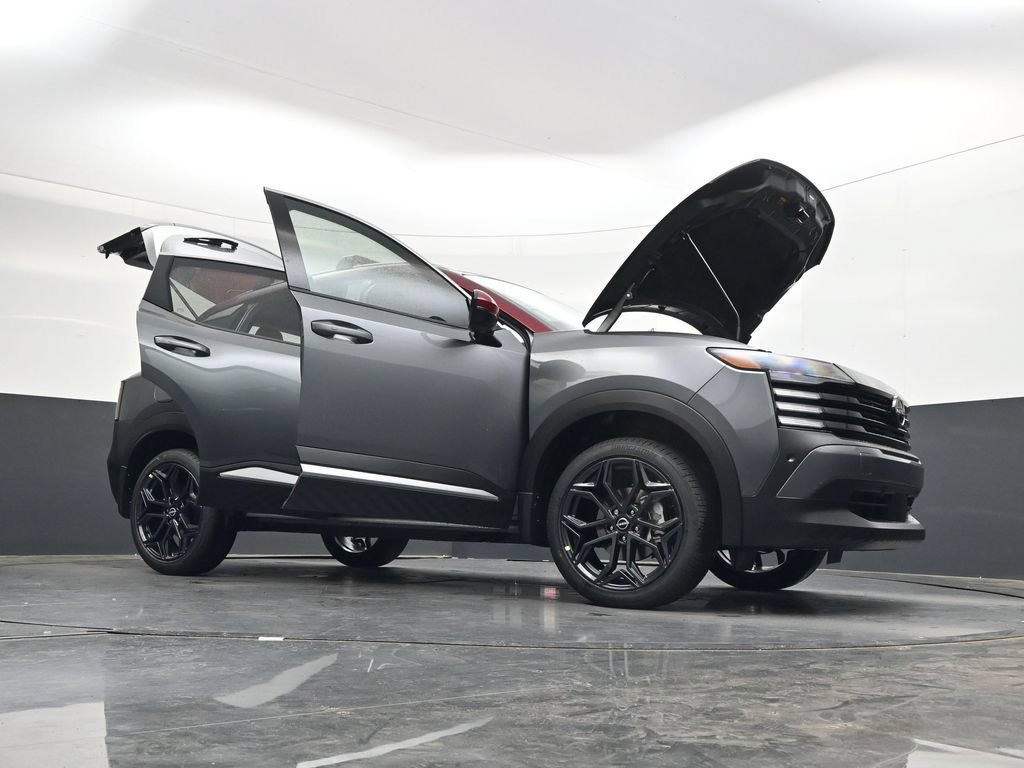 New 2026 Nissan Kicks SR w/ Cold Weather Package FWD image 43