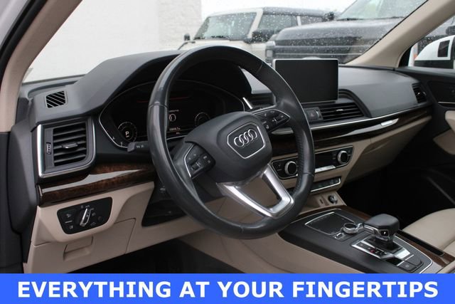 Used 2018 Audi Q5 2.0T Premium Plus w/ Premium Plus Package AWD/4WD image 2