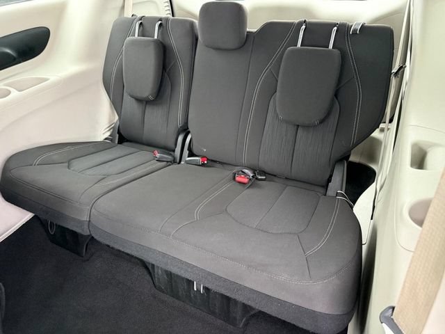 Used 2024 Chrysler Voyager LX FWD image 10