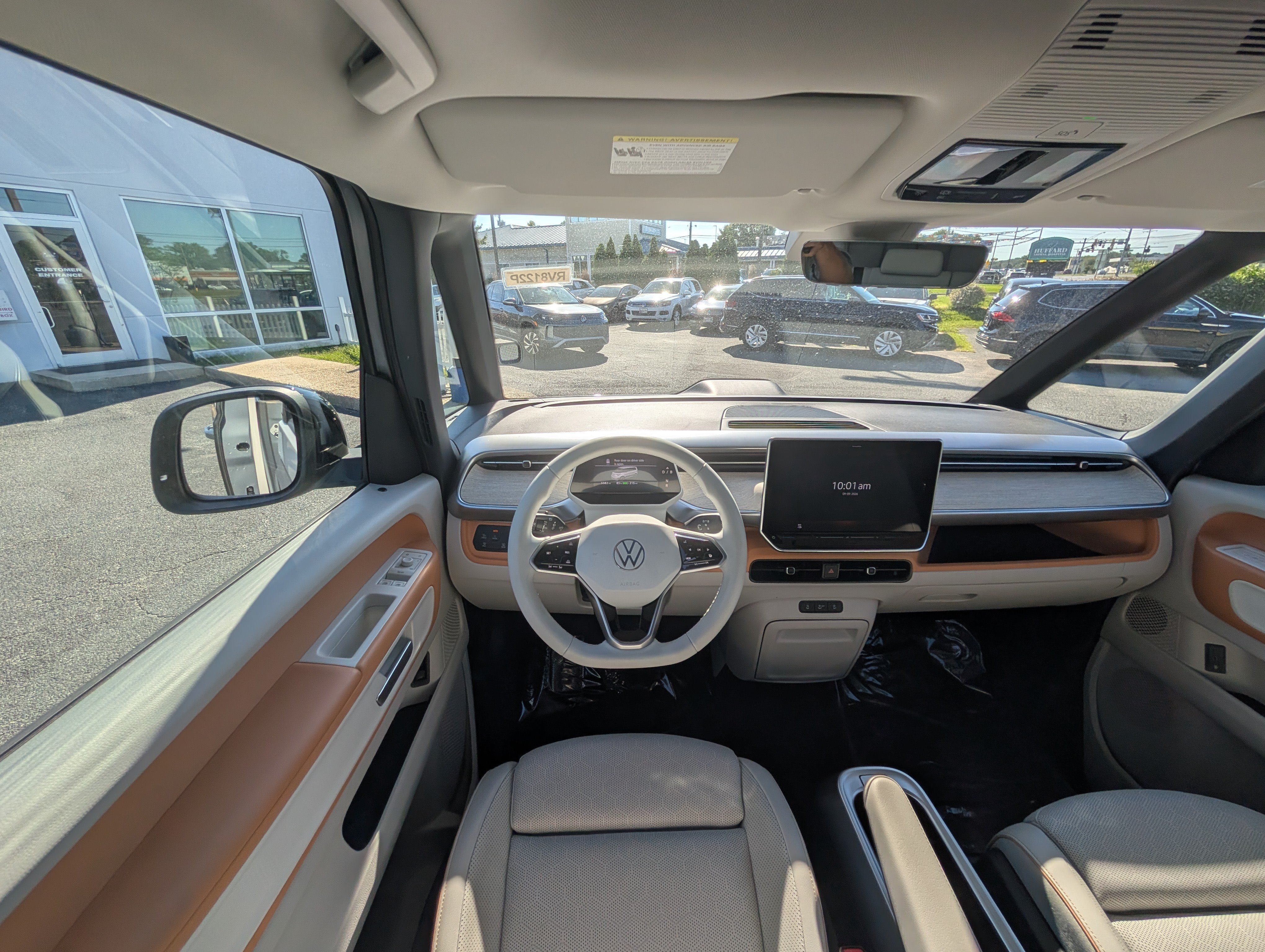 Used 2025 Volkswagen ID. Buzz 1st Edition RWD image 18