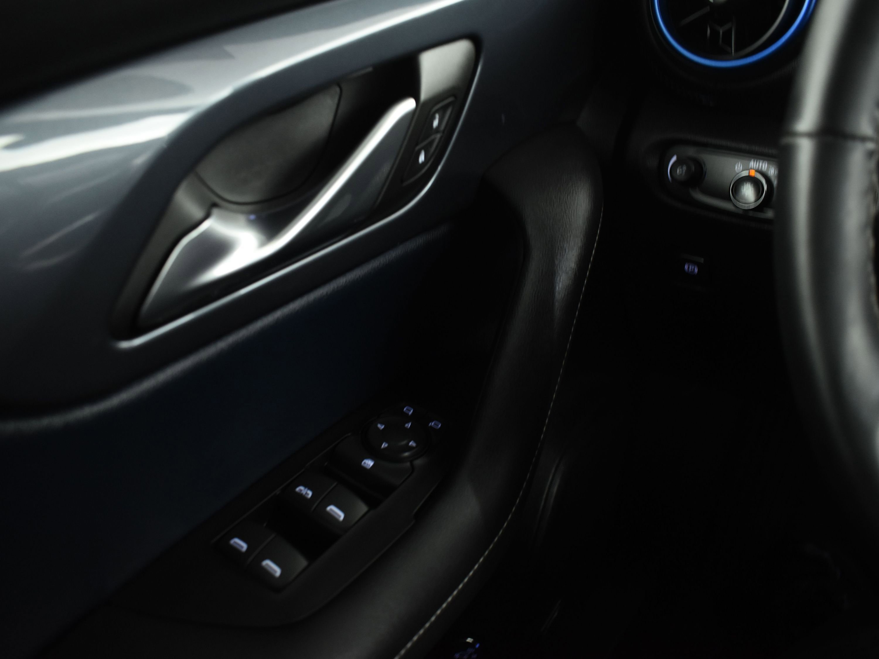 Used 2023 Chevrolet Blazer RS image 31