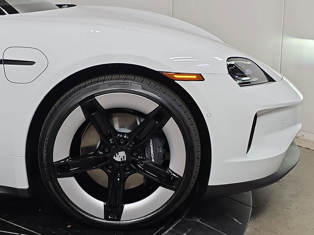 New 2026 Porsche Taycan AWD/4WD image 11