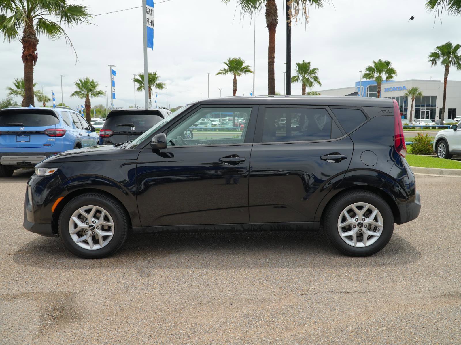 Used 2022 Kia Soul LX w/ Technology Package FWD image 8