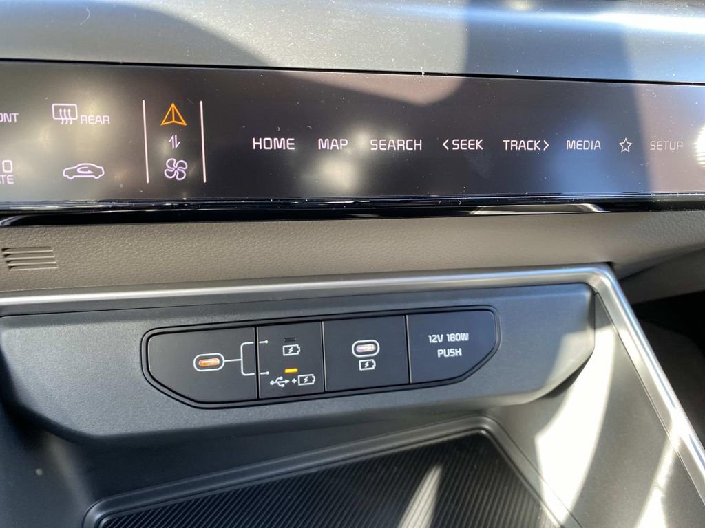 New 2026 Kia Carnival LX image 12