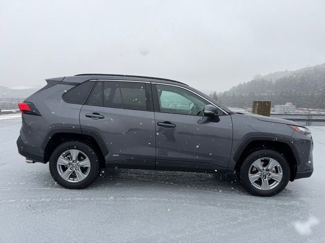 Used 2025 Toyota RAV4 XLE AWD/4WD image 3