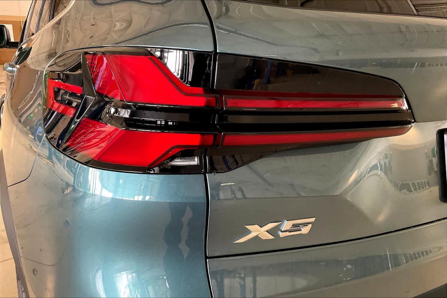 New 2026 BMW X5 sDrive40i w/ Premium Package image 14
