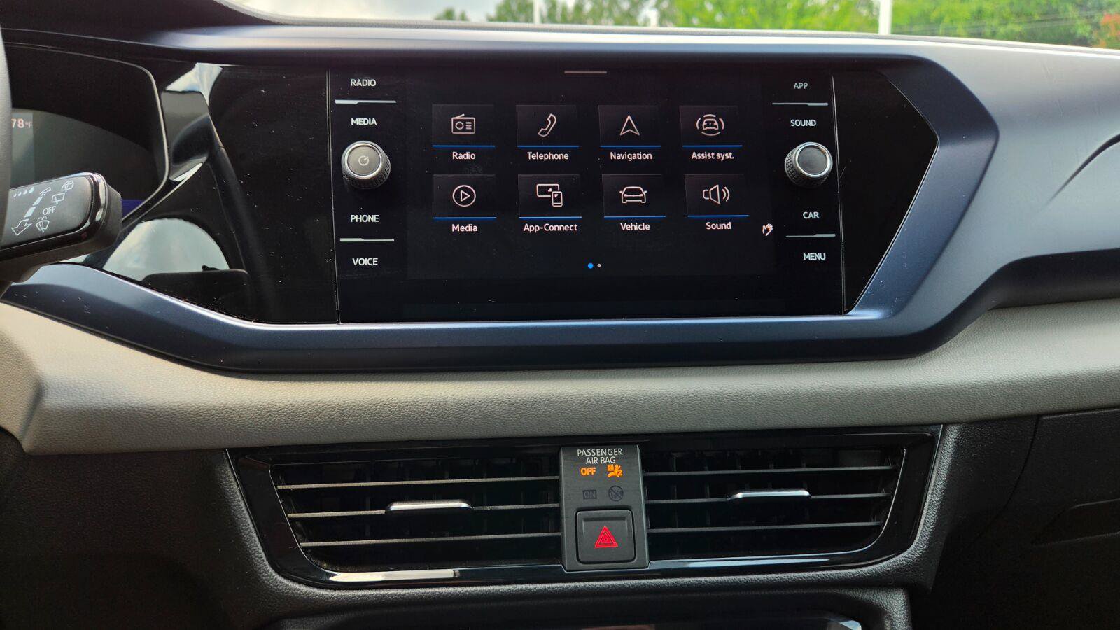 Certified 2023 Volkswagen Taos SE w/ Panoramic Sunroof Package FWD image 34