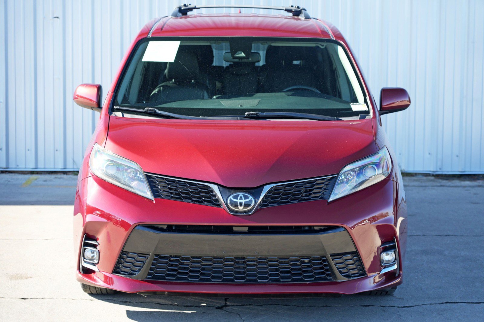 Used 2019 Toyota Sienna SE w/ Carpet Mat Package FWD image 41