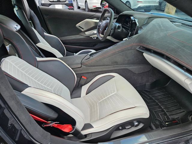 Used 2023 Chevrolet Corvette Stingray Premium Conv w/ Z51 Performance Package RWD image 16
