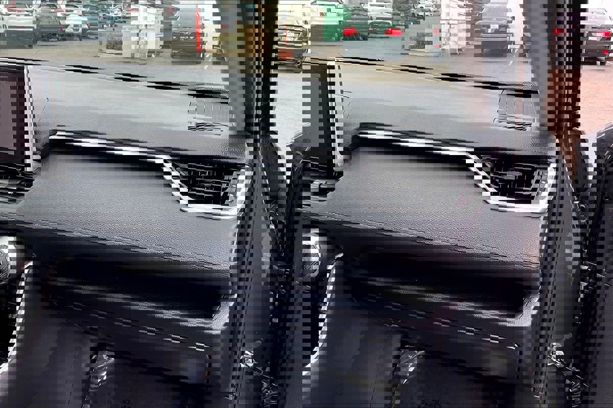 Used 2024 Toyota RAV4 XLE image 7