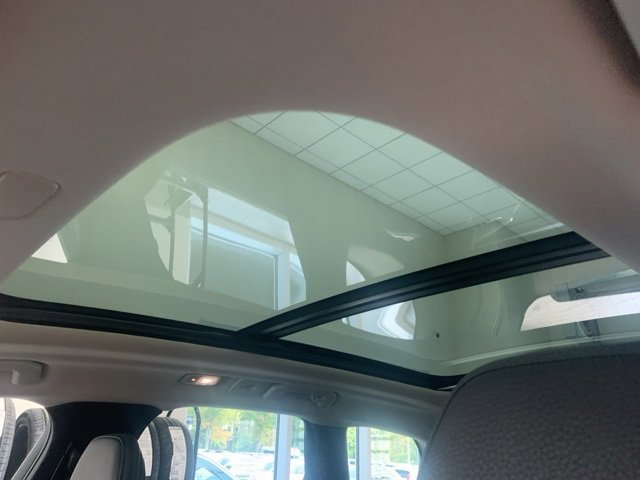 Certified 2023 Volvo XC60 B5 Plus image 16