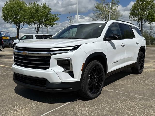 New 2026 Chevrolet Traverse LT w/ LPO, Floor Liner Package FWD image 3