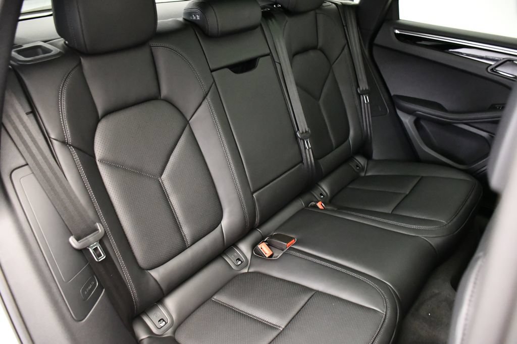 Certified 2026 Porsche Macan Turbo AWD/4WD image 57