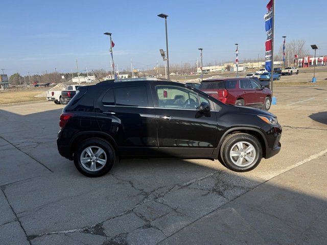 Used 2019 Chevrolet Trax LT w/ LT Convenience Package image 6