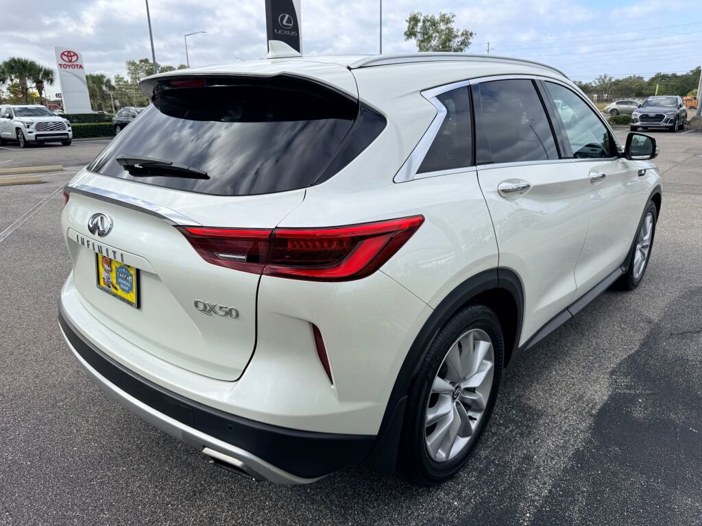 Used 2019 INFINITI QX50 Essential w/ Premium Heat Package image 3