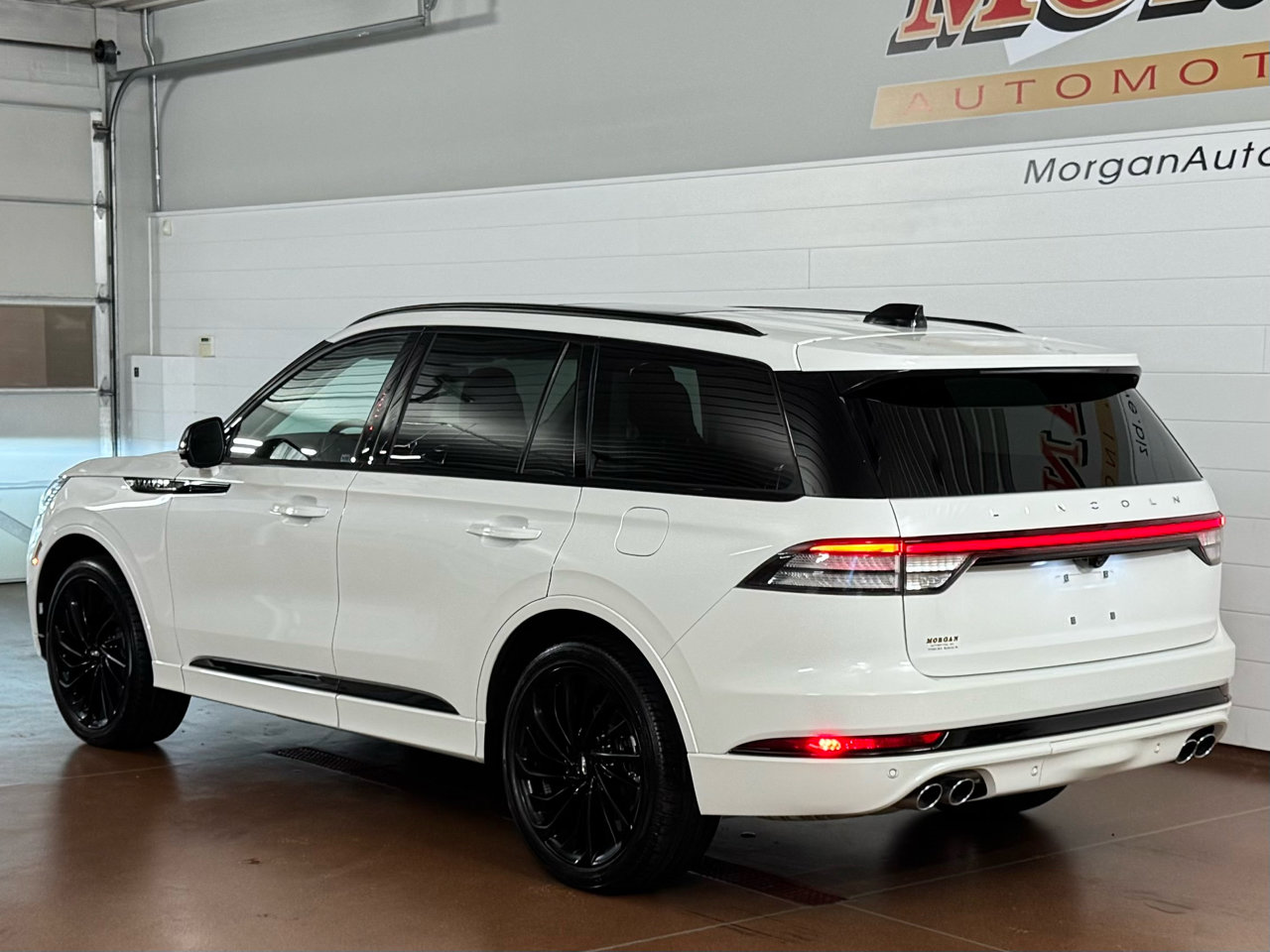 Used 2025 Lincoln Aviator Reserve w/ Equipment Group 201A image 5
