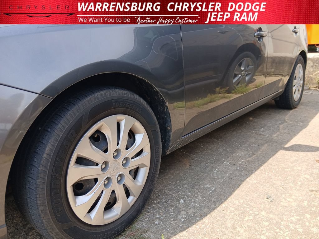 Used 2013 Kia Forte EX w/ Fuel Economy Pkg FWD image 20