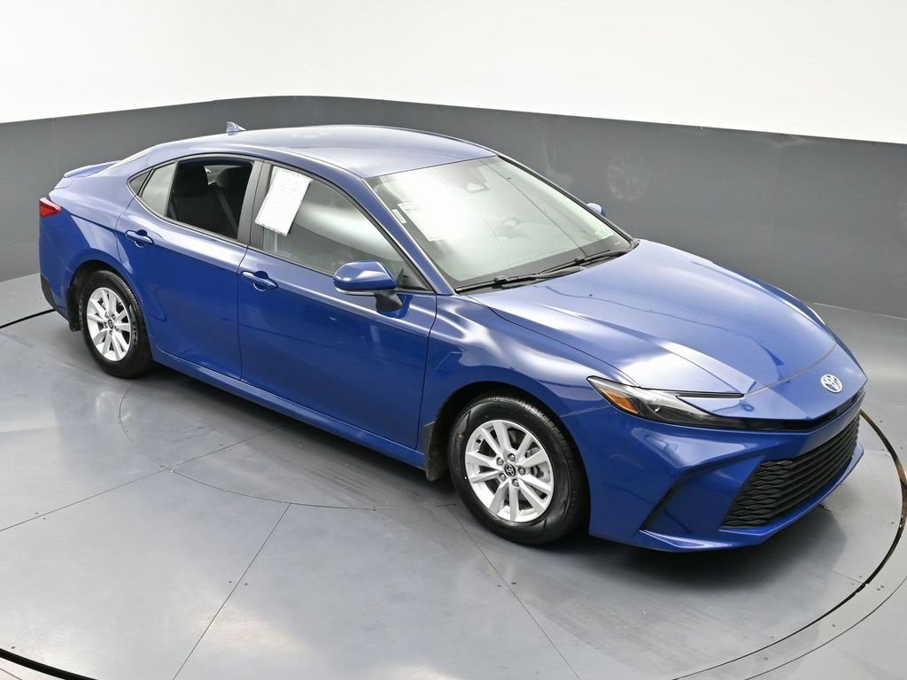 Used 2025 Toyota Camry LE w/ Convenience Package image 51