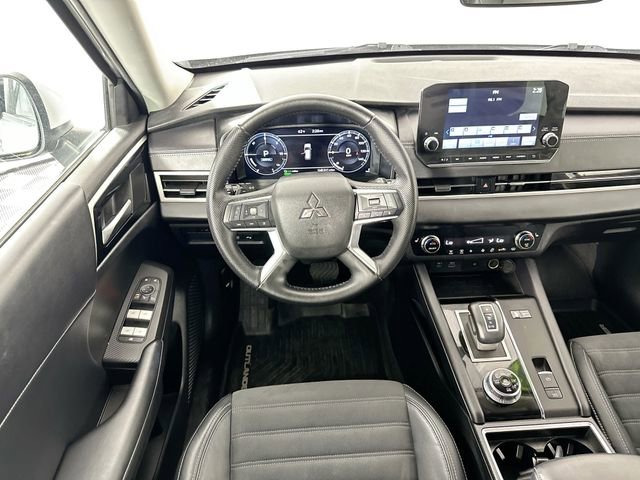Used 2023 Mitsubishi Outlander SE AWD/4WD image 10