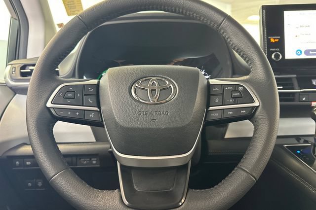 Certified 2026 Toyota Sienna XLE FWD image 29
