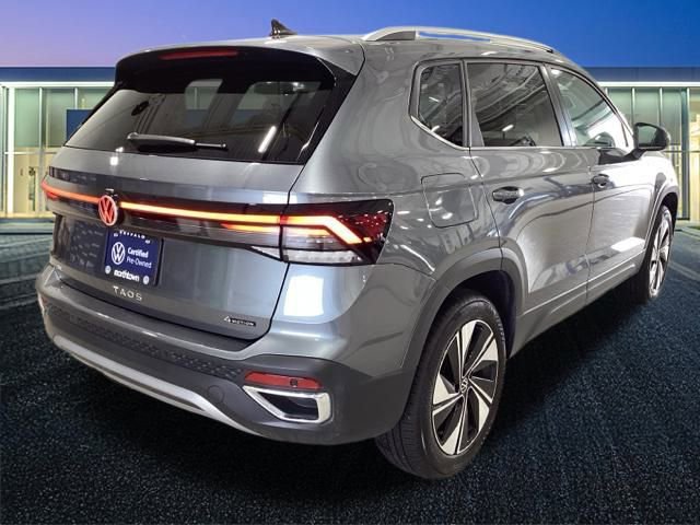 Used 2025 Volkswagen Taos SE w/ Panoramic Sunroof Package image 30