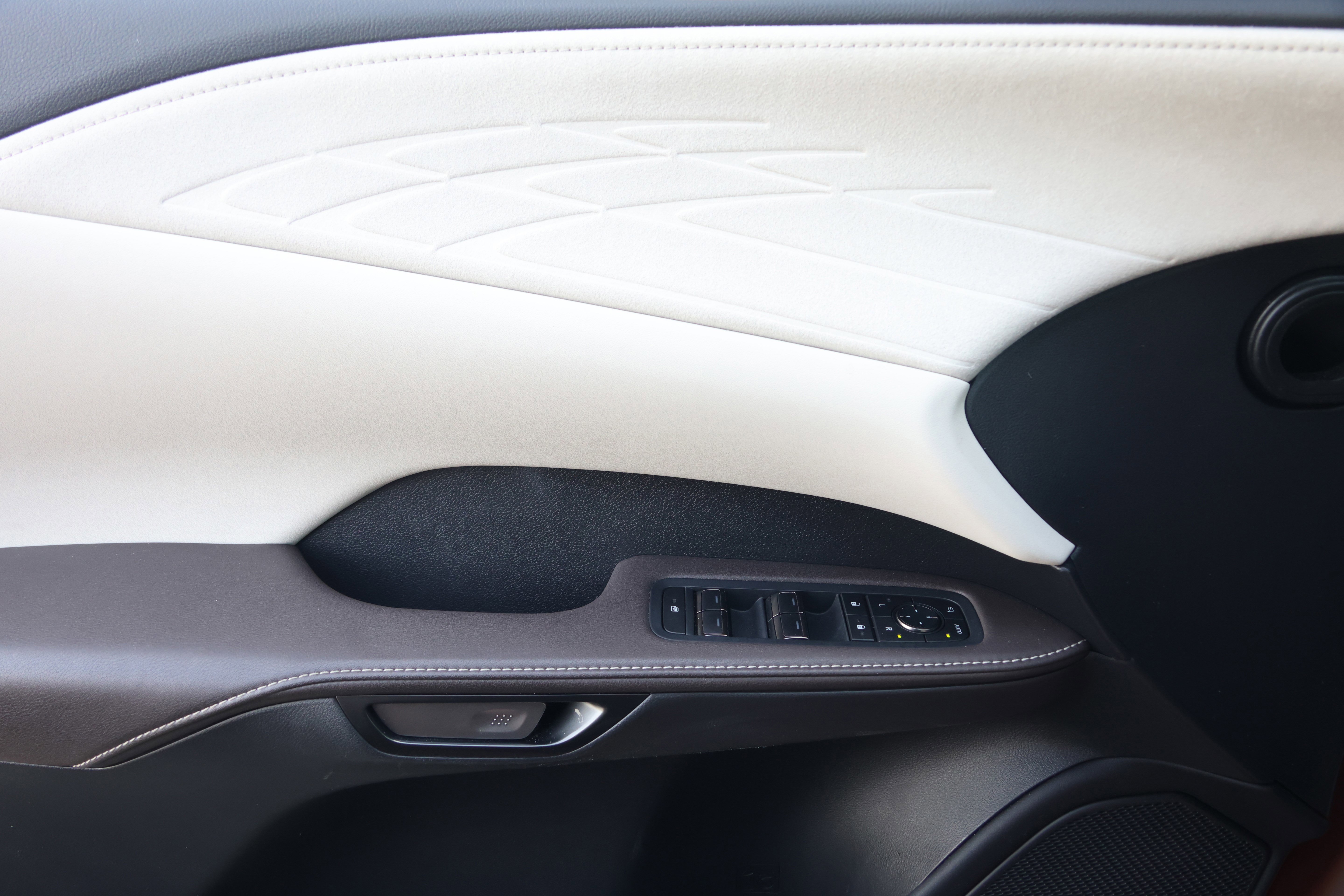 Certified 2023 Lexus RX 350 w/ Accessory Package (Z1) image 12