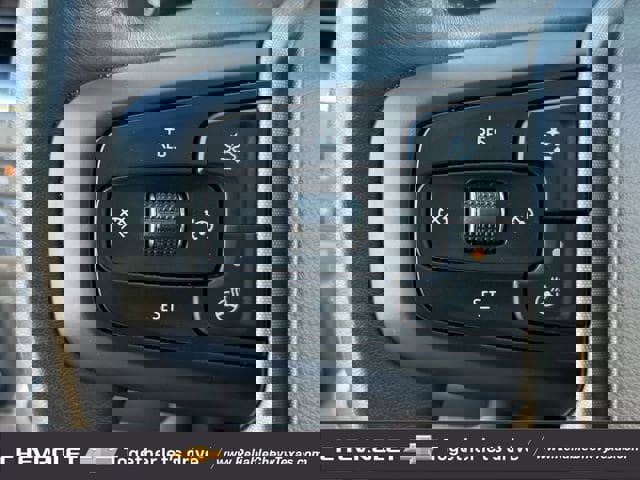 Used 2022 GMC Yukon SLT w/ SLT Premium Package image 14