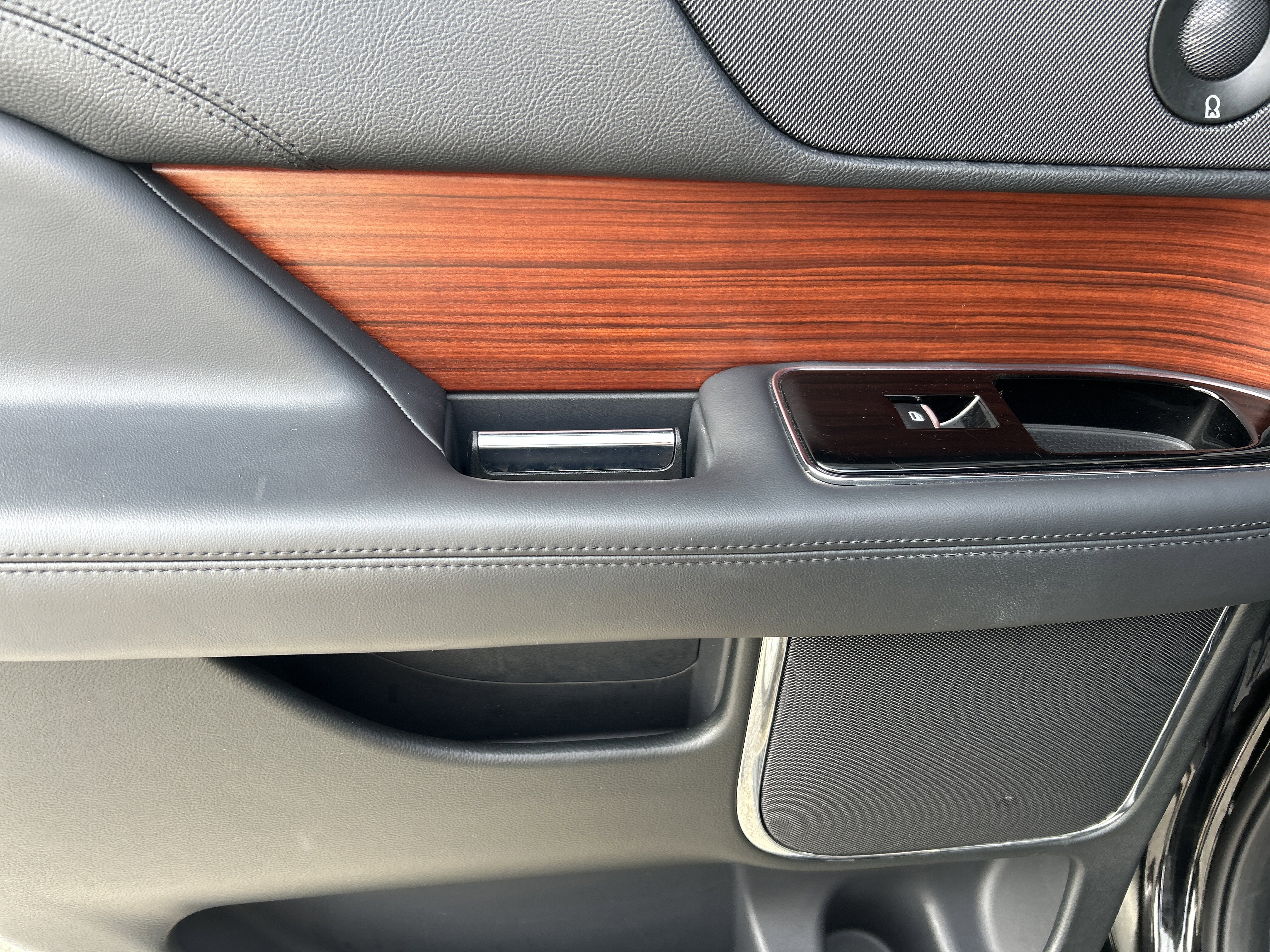 Used 2024 Lincoln Navigator Reserve image 37