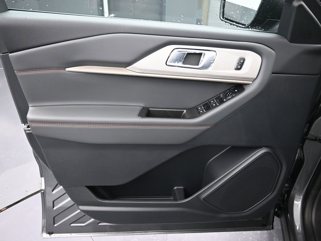 New 2026 Ford Explorer Active image 21