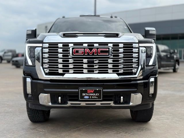 Used 2024 GMC Sierra 2500 Denali w/ Denali Reserve Package AWD/4WD image 3